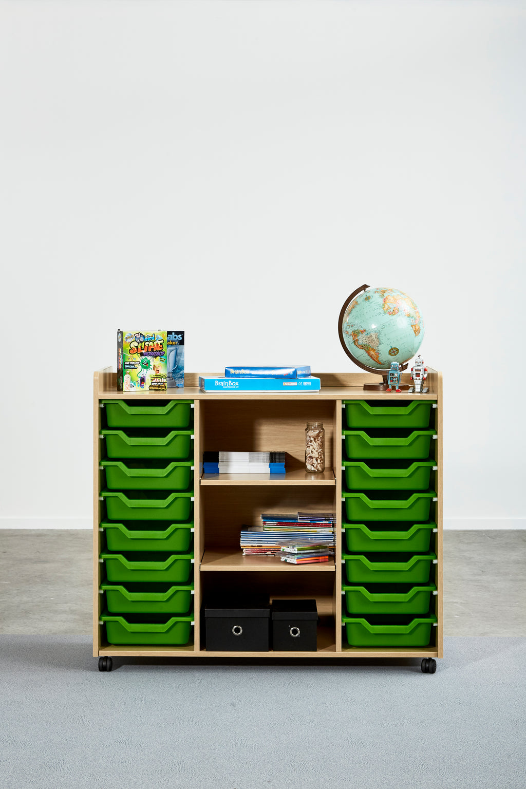 Tote and Centre Shelving Unit